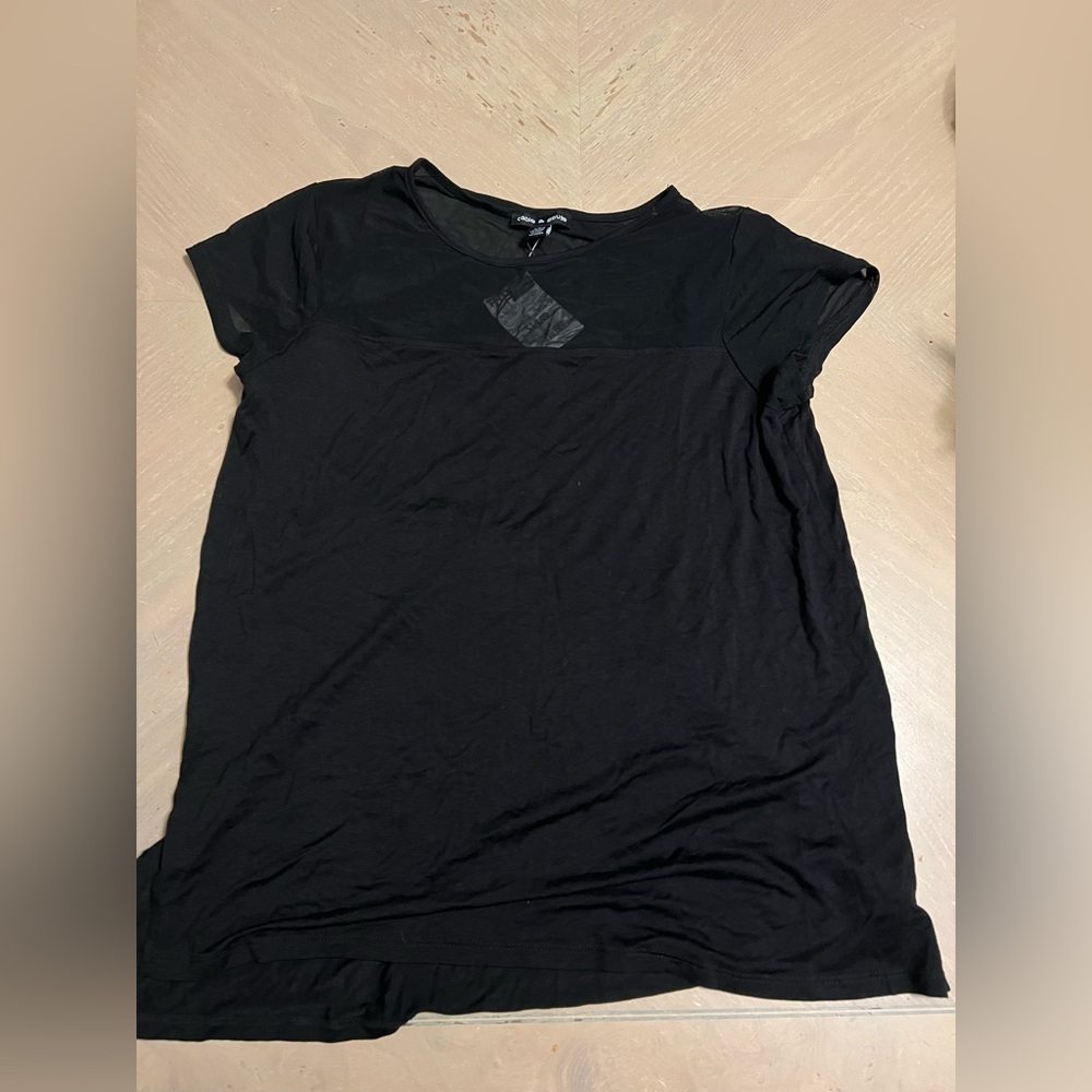 Cable & Gauge Black Short Sleeve Top